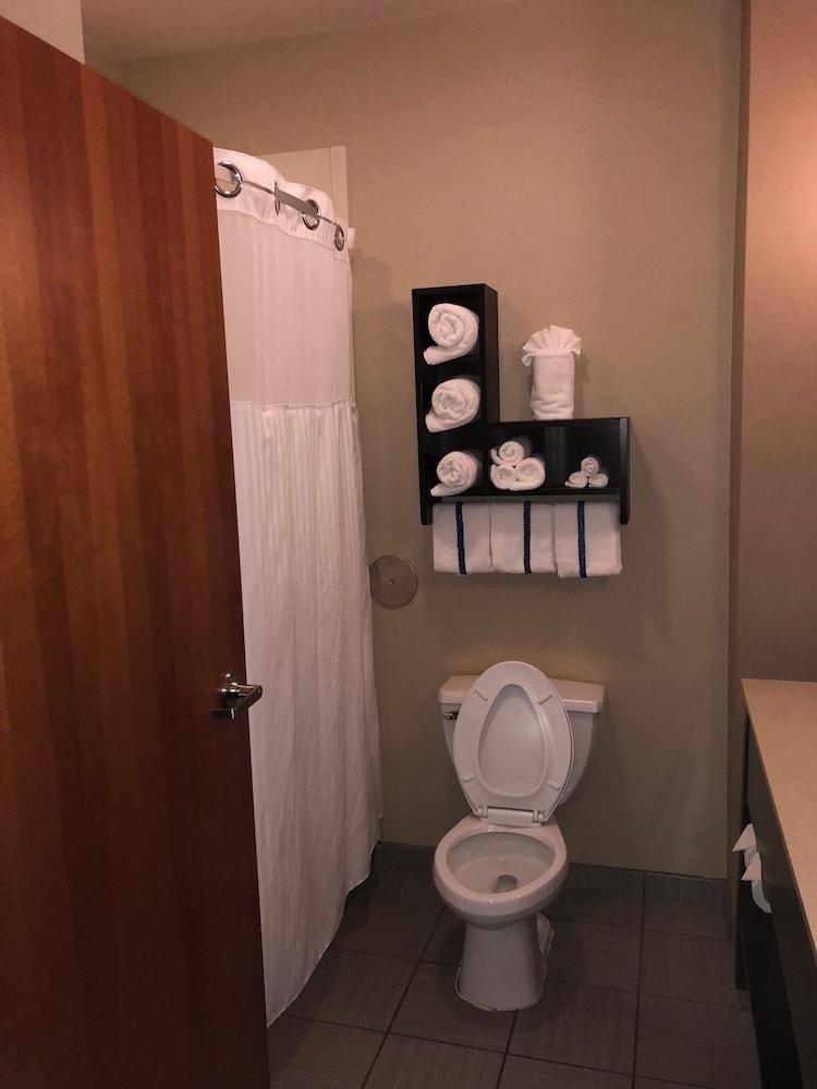 Country View Inn & Suites photo 6