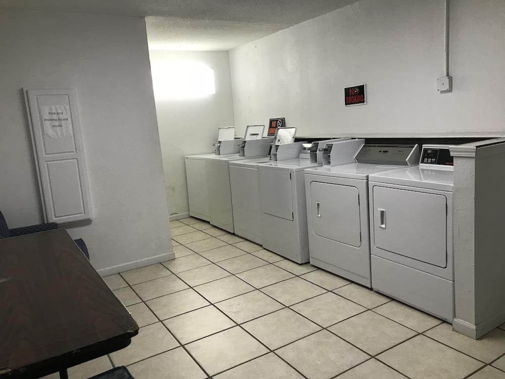 Carmel Inn & Suites photo 27