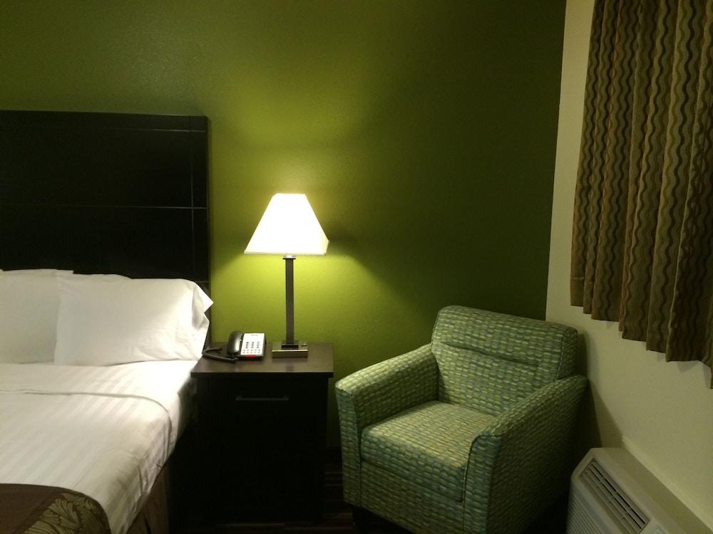 Boarders Inn & Suites by Cobblestone Hotels – Ashland City photo 20