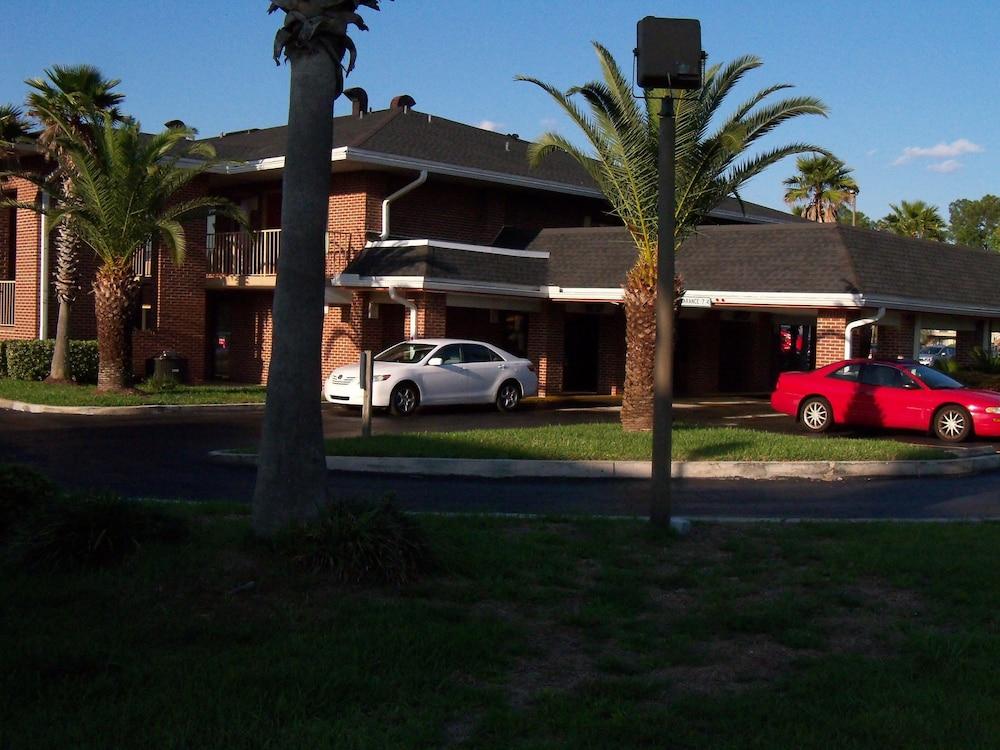 SureStay by Best Western Jacksonville Airport photo 46