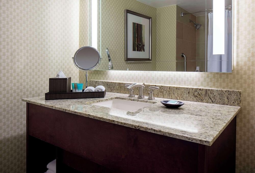 Sonesta Hotel Houston IAH Airport photo 16