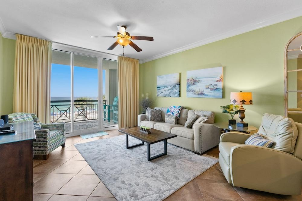 Azure Condominiums photo 33
