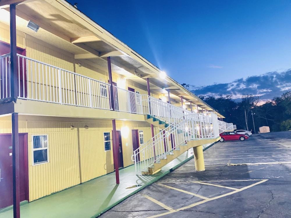 Royal Inn photo 1