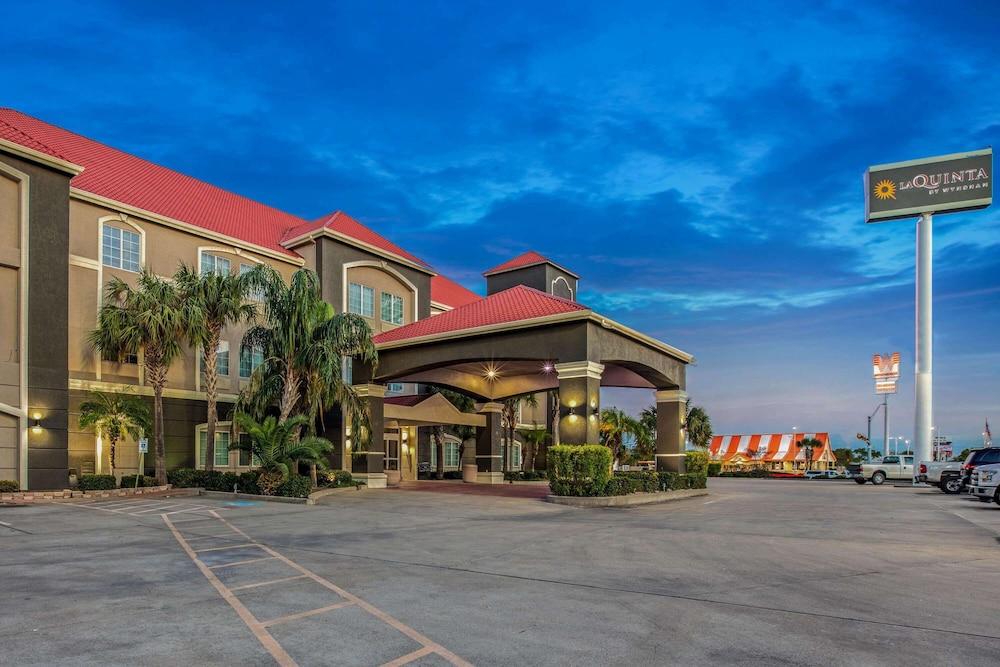 La Quinta Inn & Suites by Wyndham Corpus Christi Airport photo 30