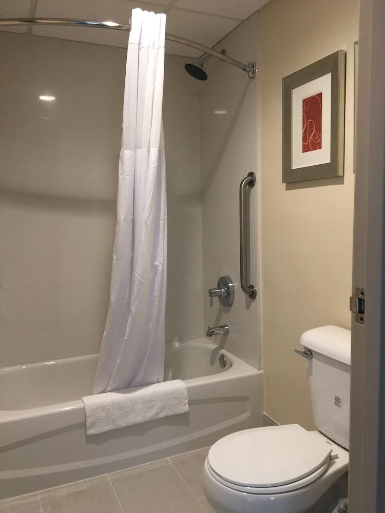 MainStay Suites John Wayne Airport by Choice Hotels photo 55