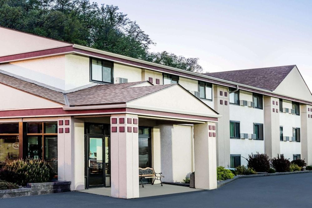 Super 8 by Wyndham Mankato photo 14