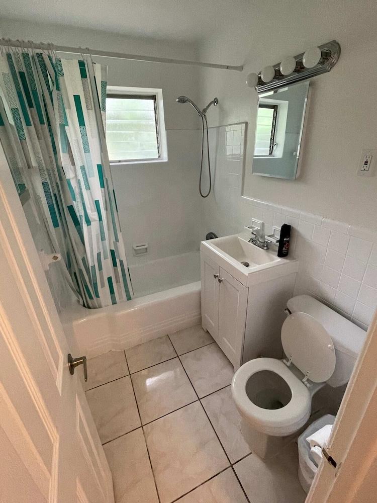 Hallandale Beach Hostel photo 3