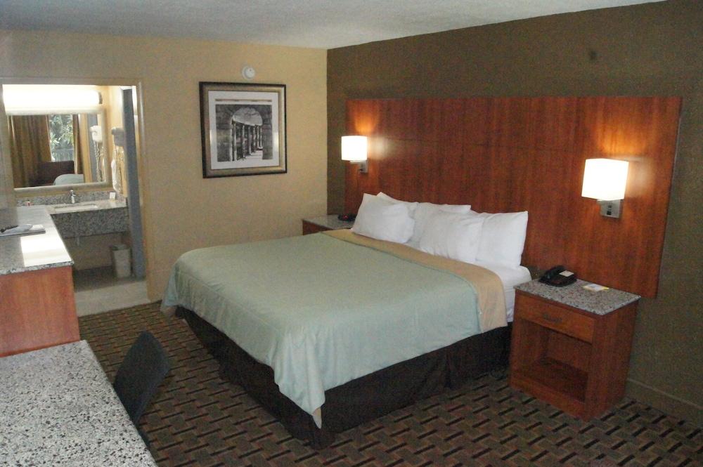Royal Inn photo 38