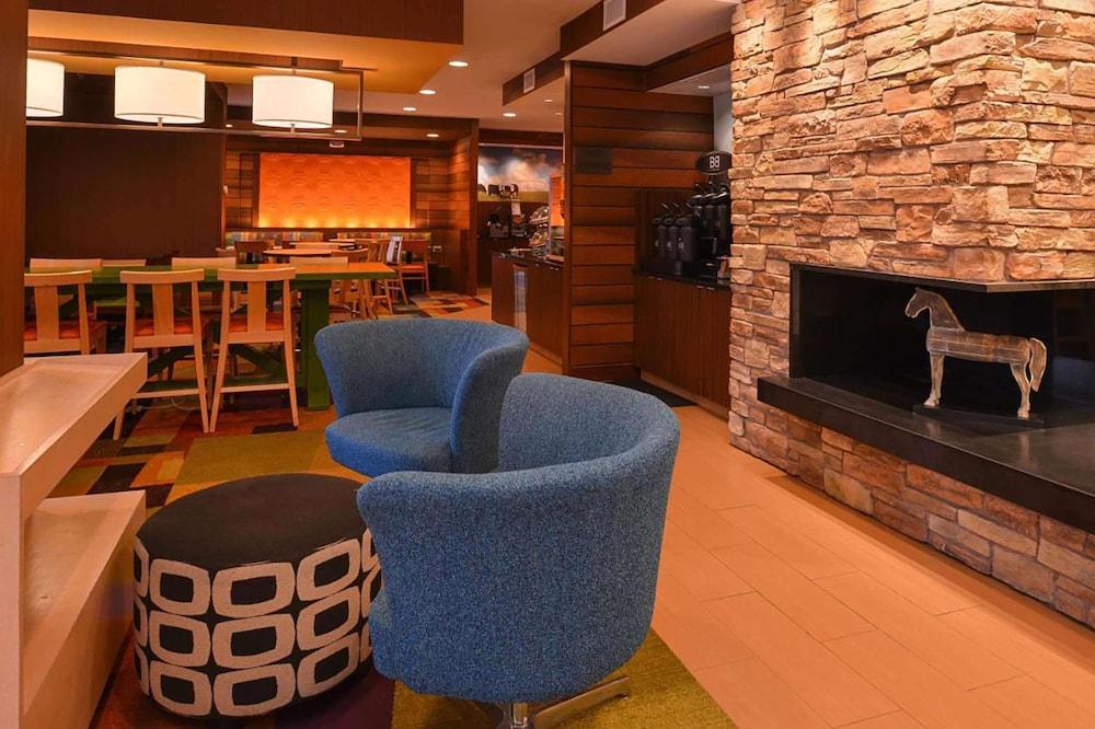 Baymont by Wyndham St. Charles photo 4