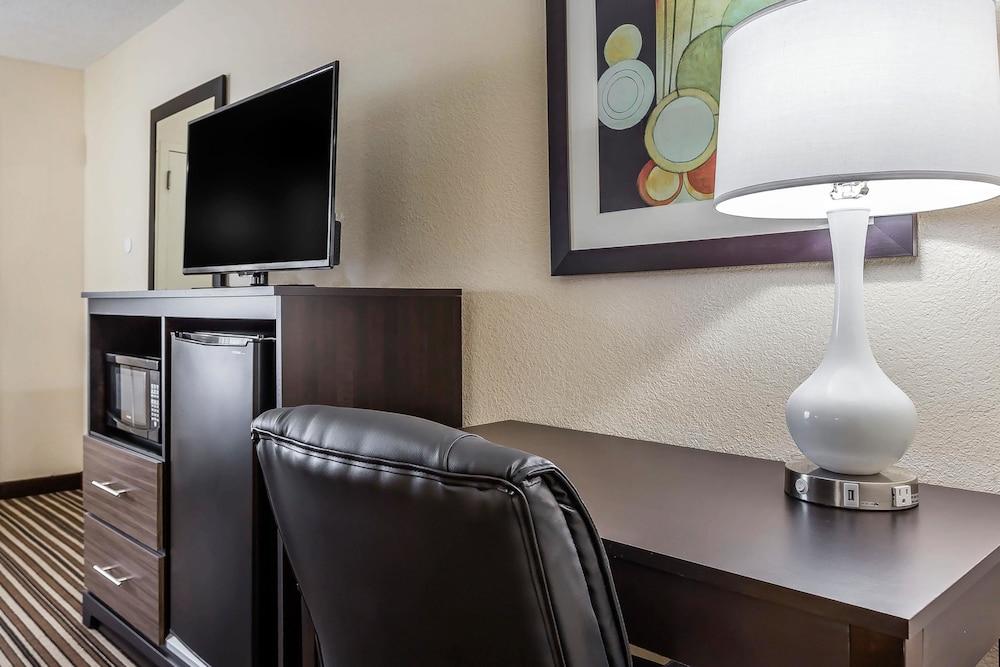 Quality Inn Pinehurst Area photo 24