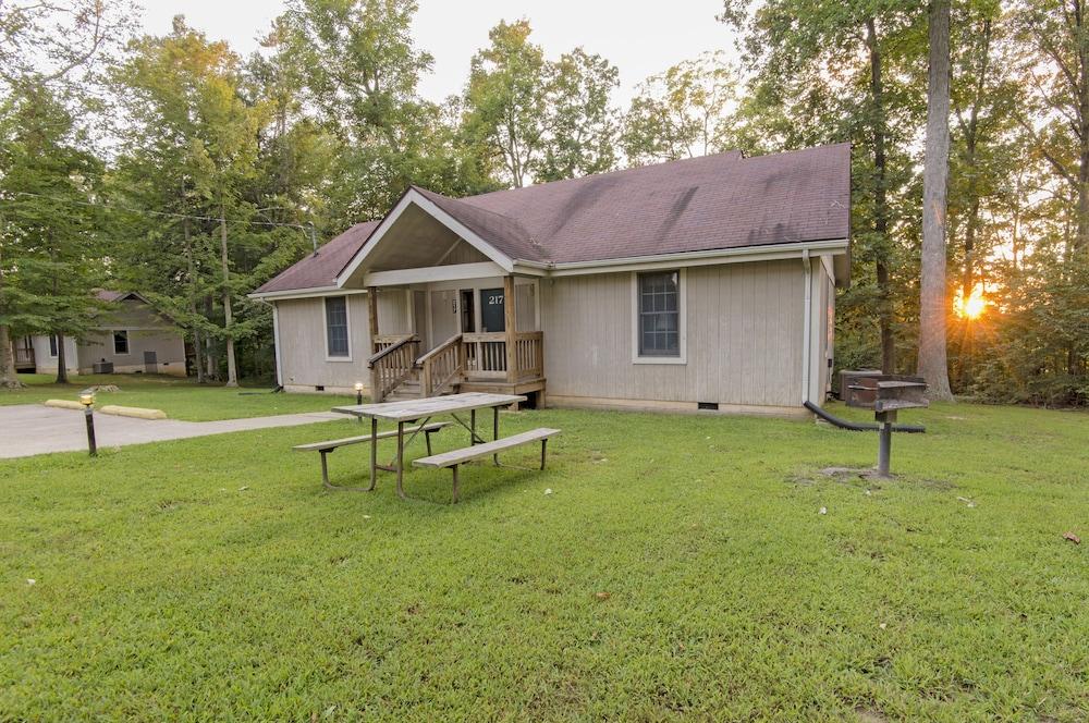 Rough River Dam State Resort Park — hotel in Falls of Rough