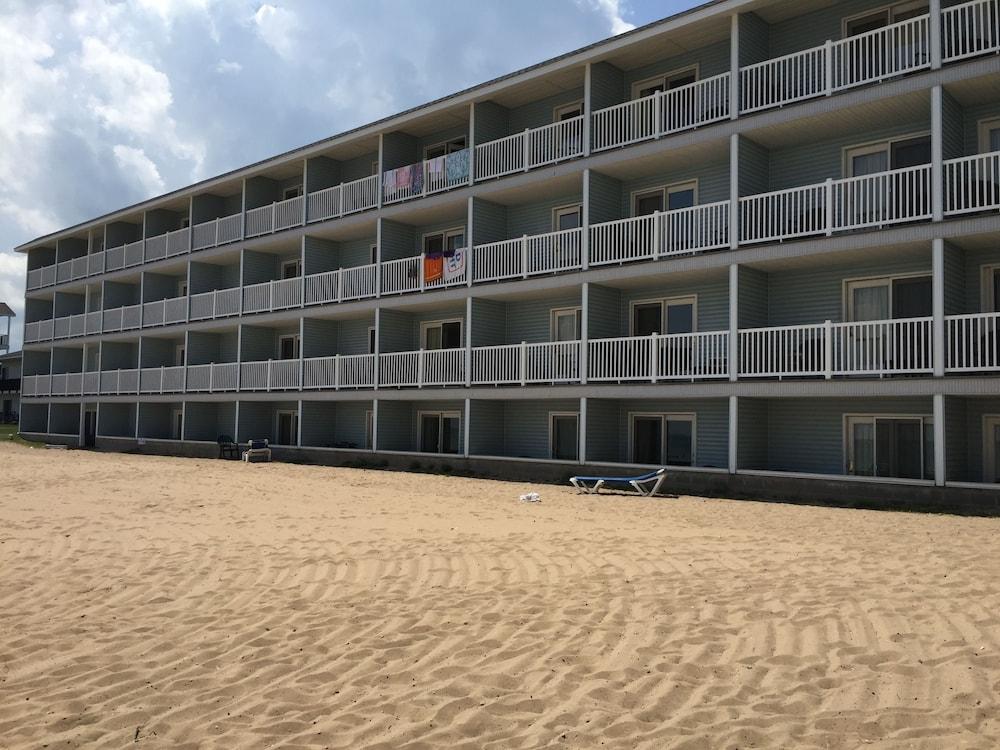Fairview Beachfront Inn photo 15