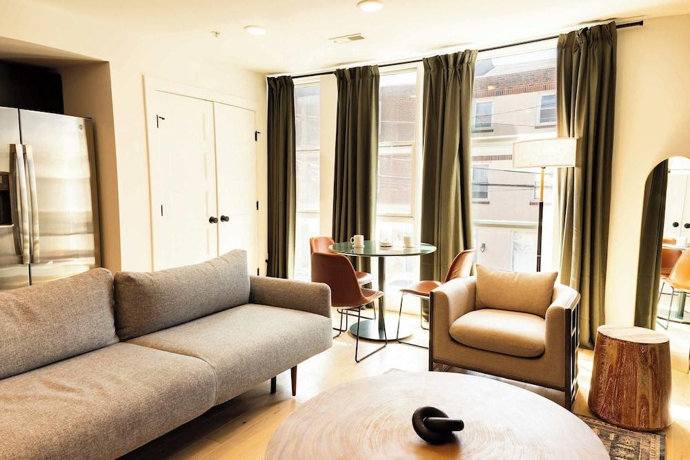 Sosuite at The Jefferson photo 36
