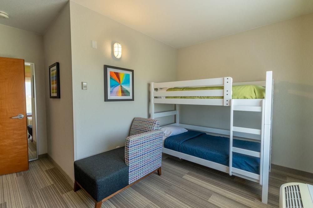Holiday Inn Express Hotel & Suites Limon I-70 by IHG photo 3