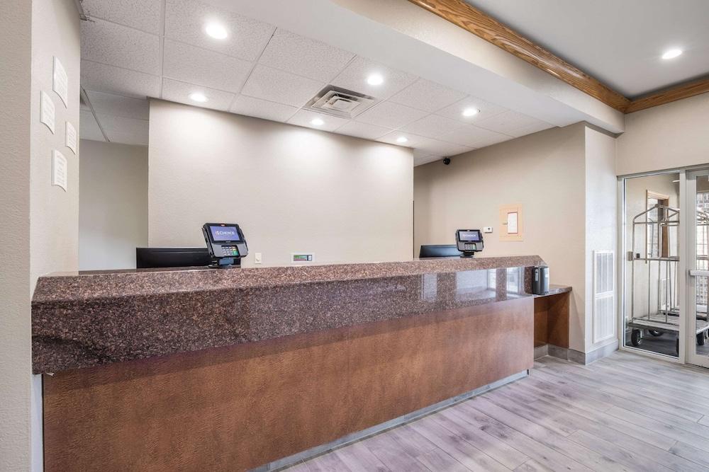 Quality Inn & Suites Lodi I-90 photo 36