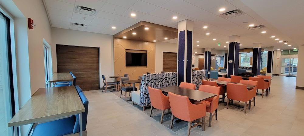 Holiday Inn Express White Marsh by IHG photo 35