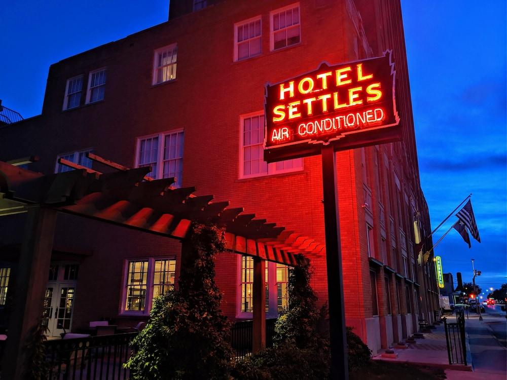 Hotel Settles photo 5