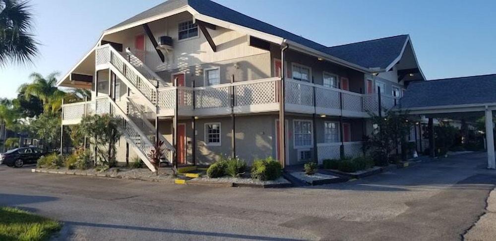 Rockledge Rooms and Rentals photo 9