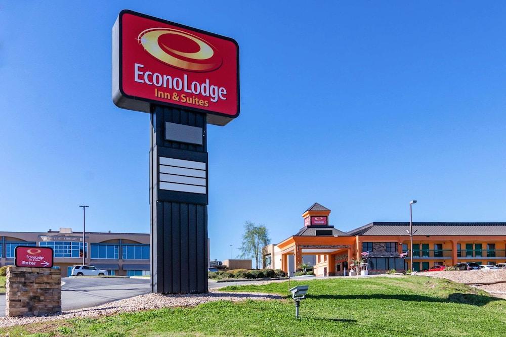 Econo Lodge Inn & Suites Macon North photo 4