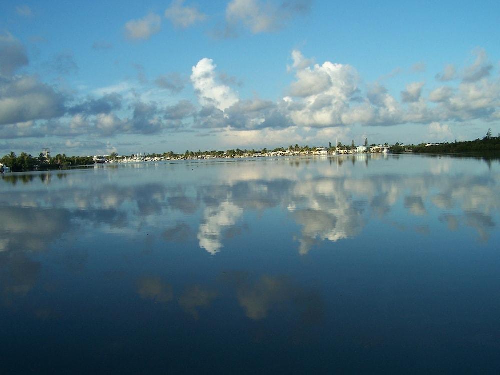 Floating Sea Cove Resort & Marina photo 8