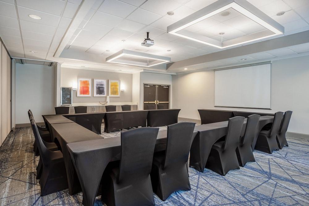 Holiday Inn Express Hotel & Suites New Tampa I-75 by IHG photo 35