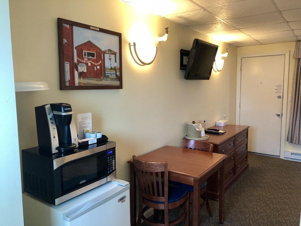 Atlantic Oceanfront Hotel photo 51