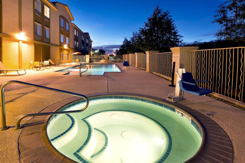 Holiday Inn Express & Suites Casa Grande by IHG photo 15