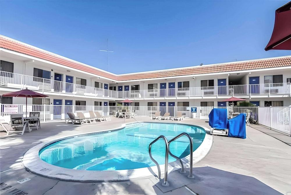 Motel 6 Modesto CA photo 5