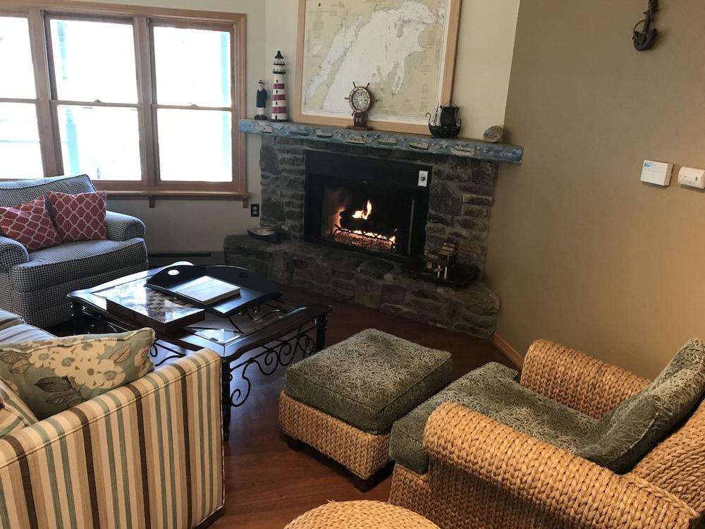 Harbor Light Inn photo 2