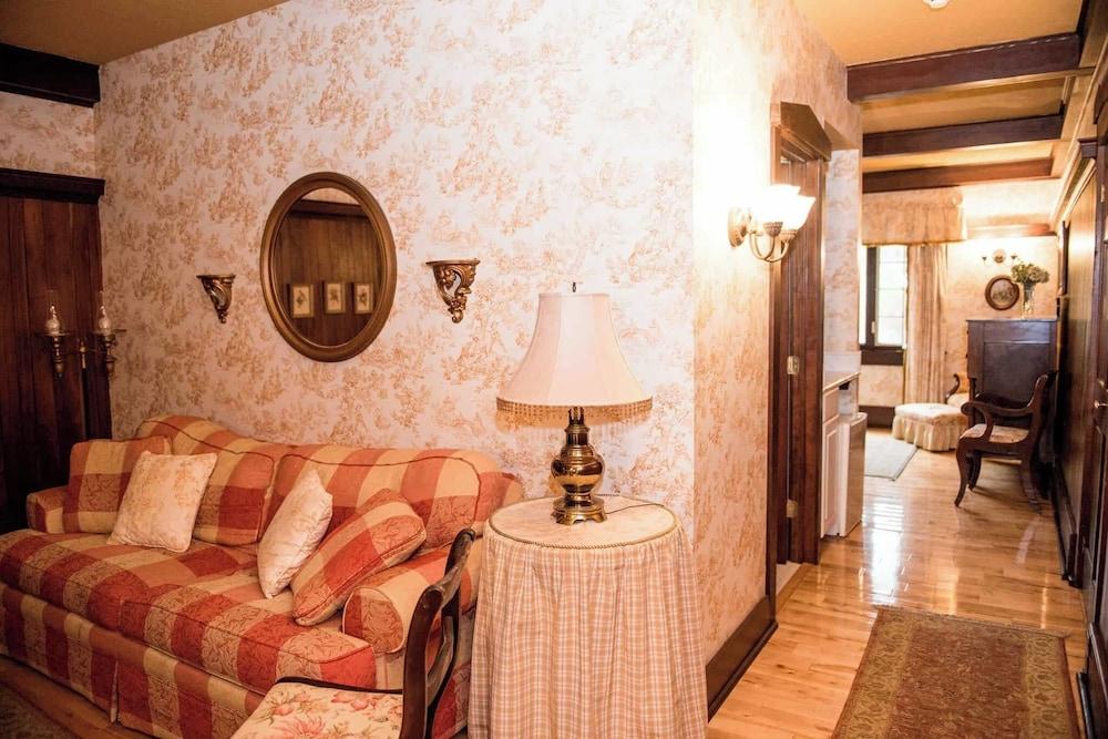 Springside Inn photo 12