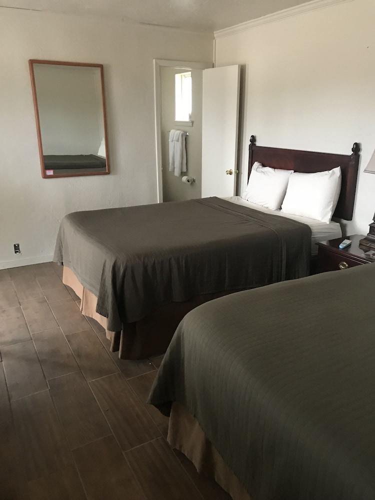 Trend Motel and RV Park photo 22
