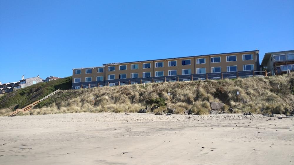 Sailor Jack's Oceanfront Inn photo 33