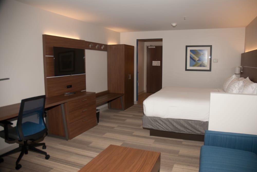 Holiday Inn Express & Suites Decatur by IHG photo 12