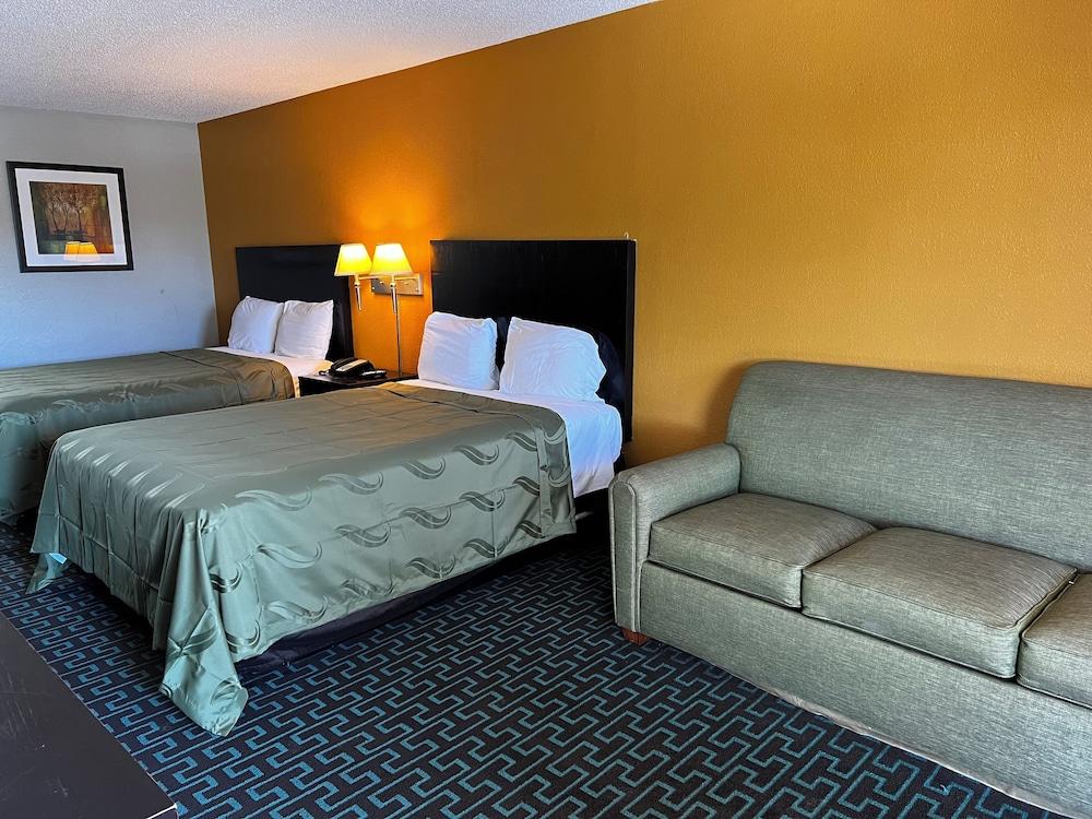 Express Inn & Suites photo 9