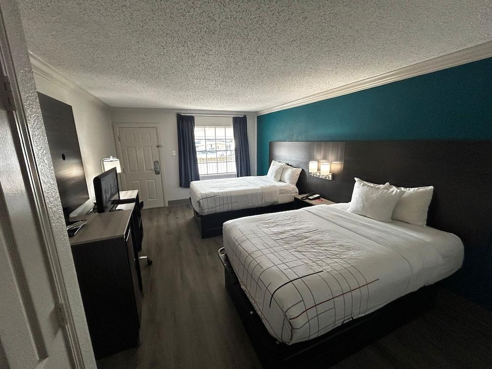 Quality Inn & Suites photo 5