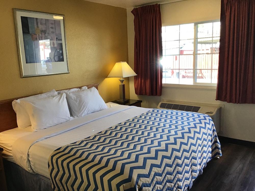 Travelodge by Wyndham Pendleton OR photo 11
