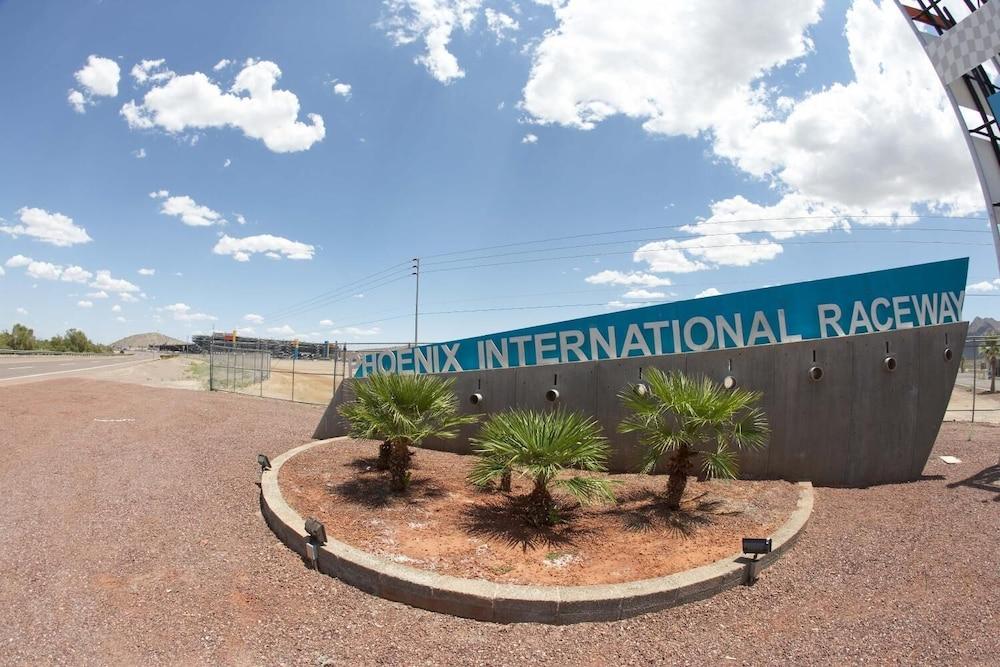 E-Z 8 Motel Phoenix Airporter photo 18