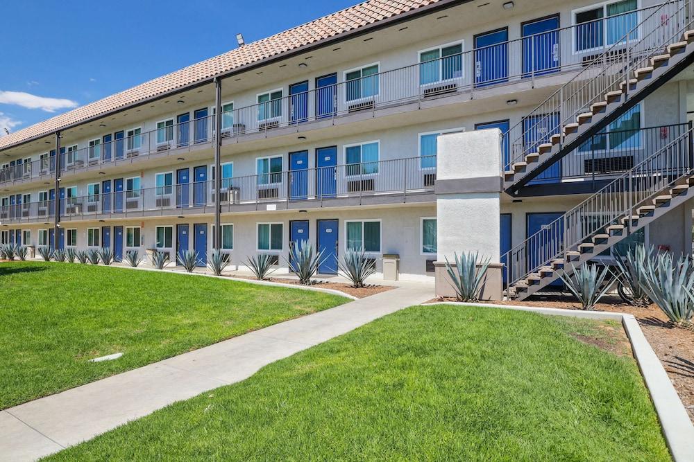 Studio 6 Suites Escondido, CA photo 25