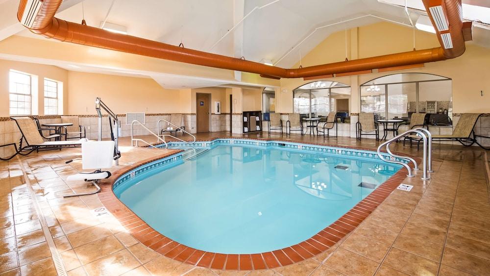 Best Western Plus Tulsa Inn & Suites photo 11