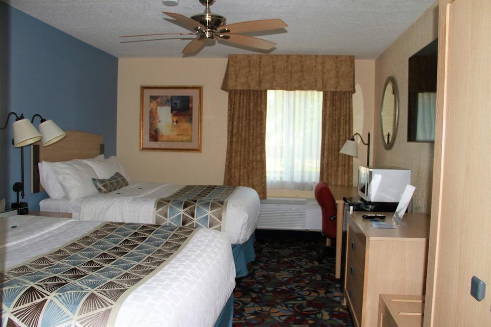 Baymont by Wyndham Stevens Point photo 14