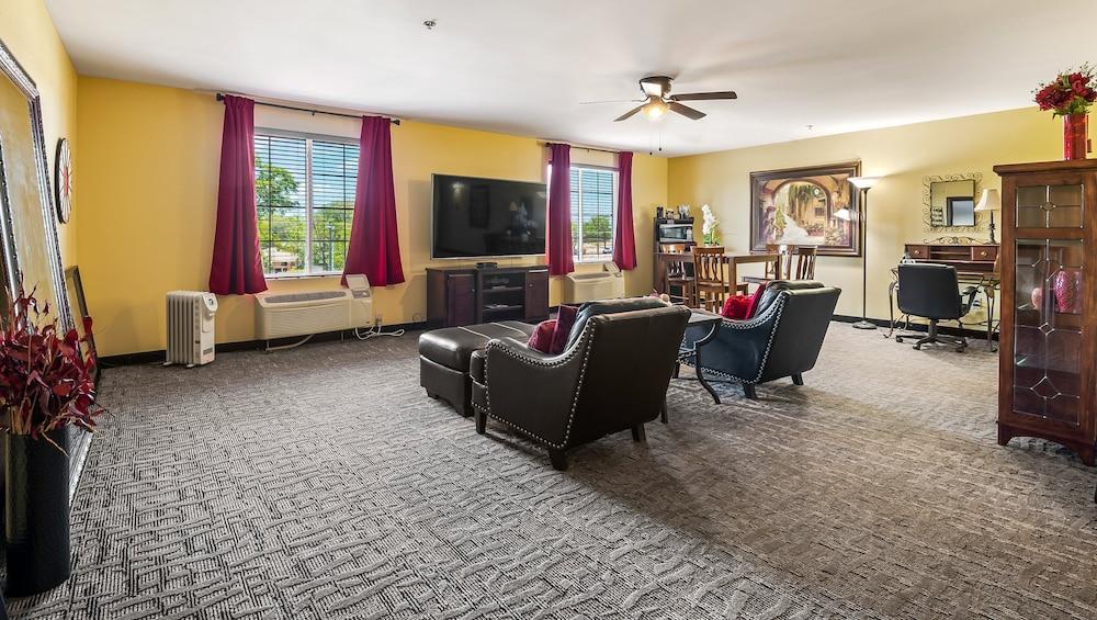 Wildwood Inn photo 22