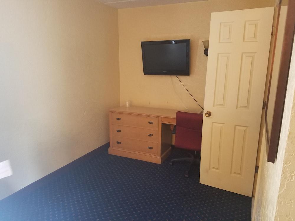 Motel 6 Tallahassee, FL – North Monroe photo 12