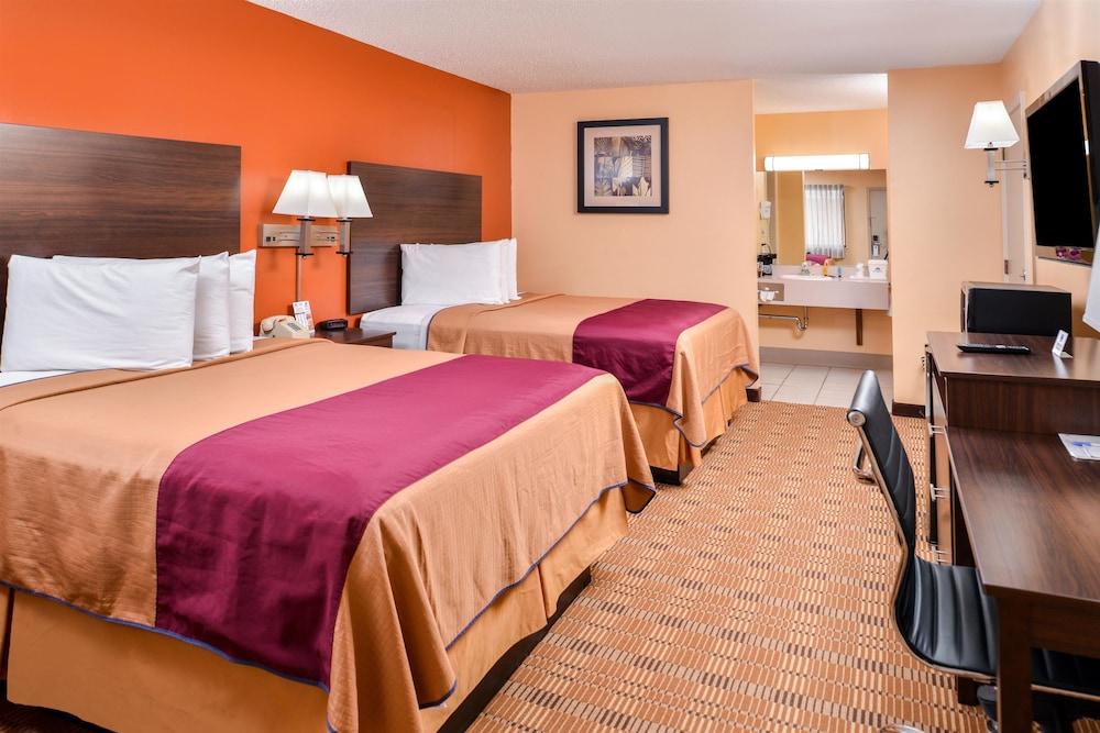 Americas Best Value Inn Ellsworth photo 6