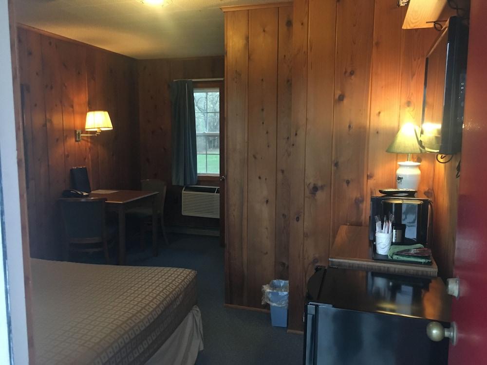 Day's End Motel photo 12