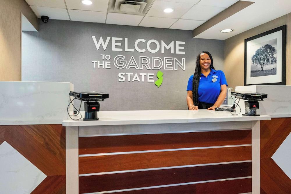 Hampton Inn Ridgefield Park photo 14