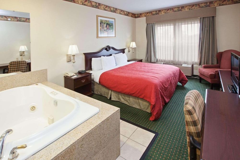 Country Inn & Suites by Radisson, Elkhart North photo 20