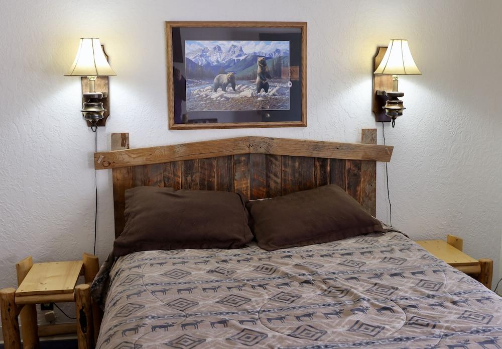 Rocky Mountain Lodge photo 38