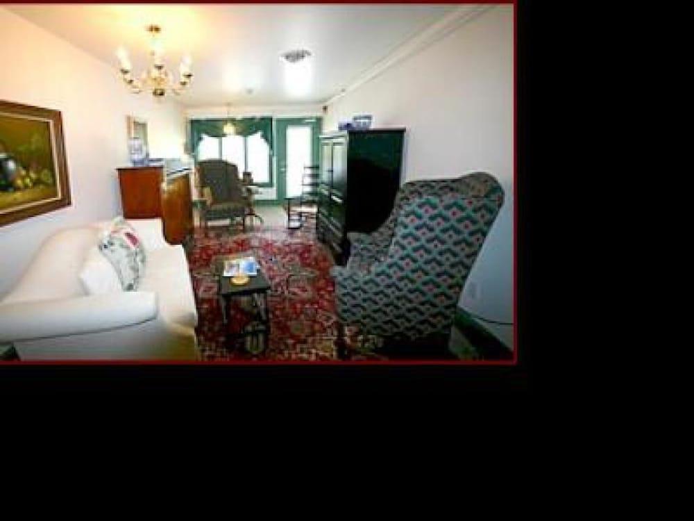 1896 House Country Inn & Motels photo 63