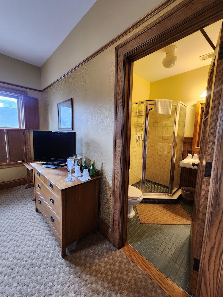 Roycroft Inn photo 12