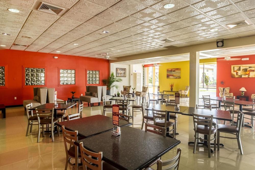 Clarion Inn near McAllen Airport photo 36
